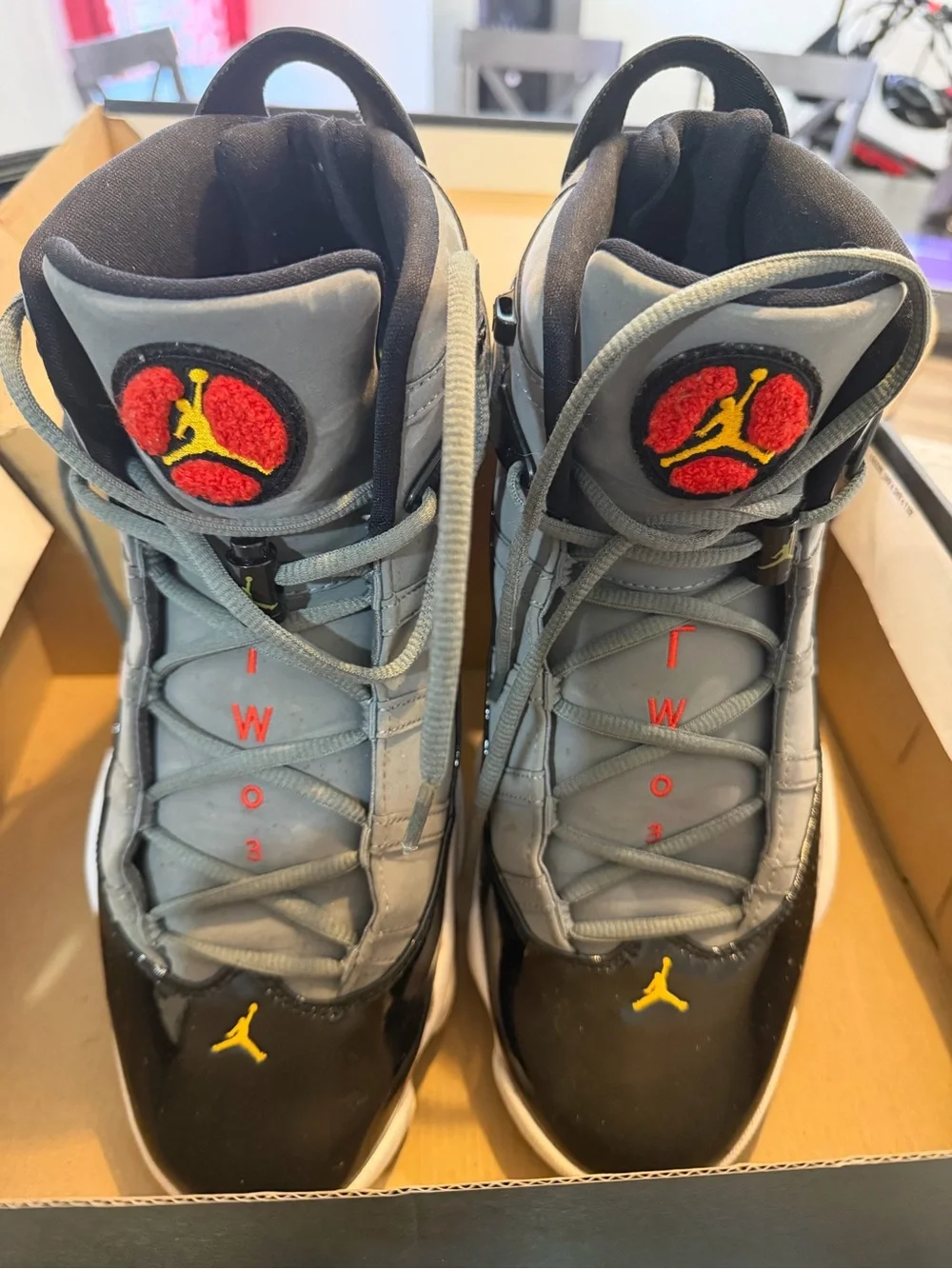Jordan Men sneakers in Grey, Black and Red